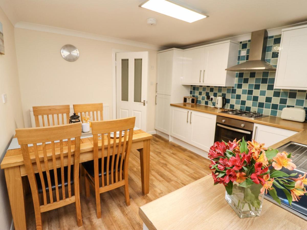 Villa Station View Whitby Esterno foto