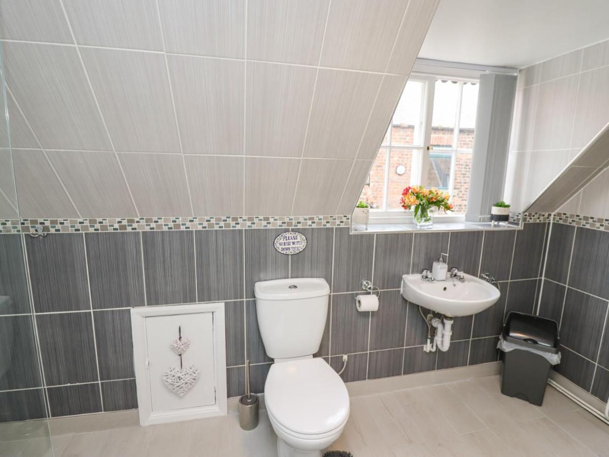 Villa Station View Whitby Esterno foto