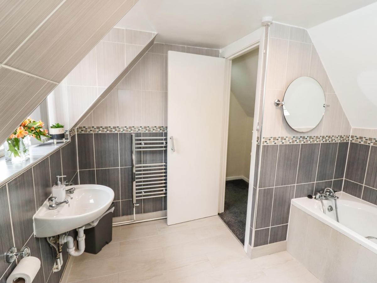 Villa Station View Whitby Esterno foto